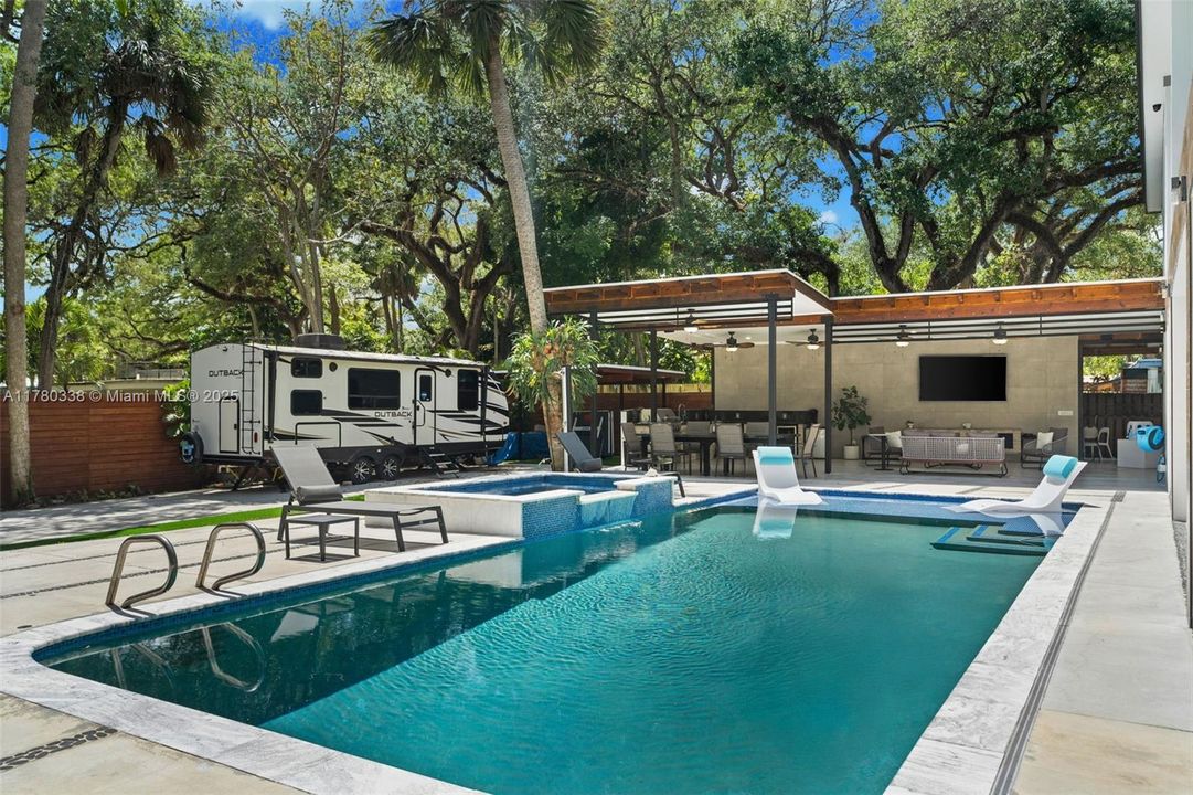 For Sale: $4,849,900 (6 beds, 6 baths, 0 Square Feet)