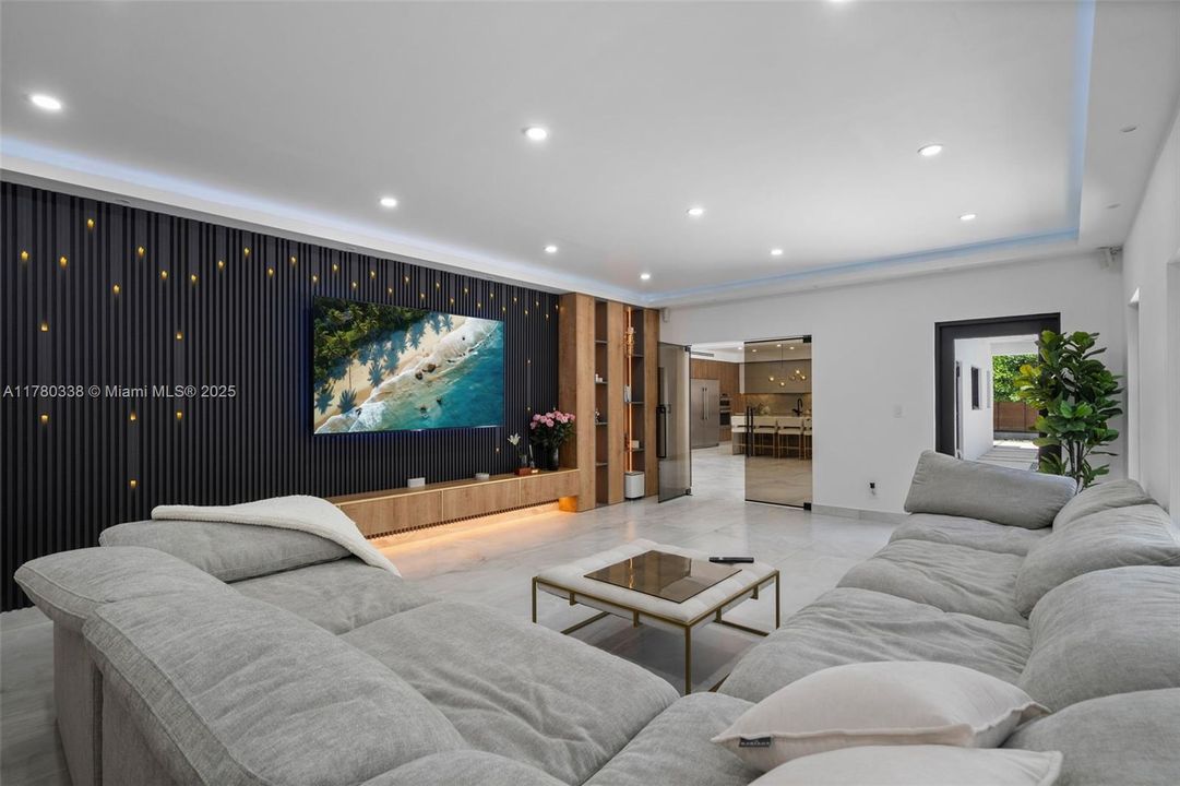 For Sale: $4,849,900 (6 beds, 6 baths, 0 Square Feet)