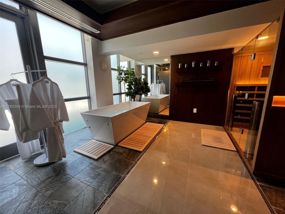 待售: $1,590,000 (1 贝兹, 1 浴室, 1126 平方英尺)