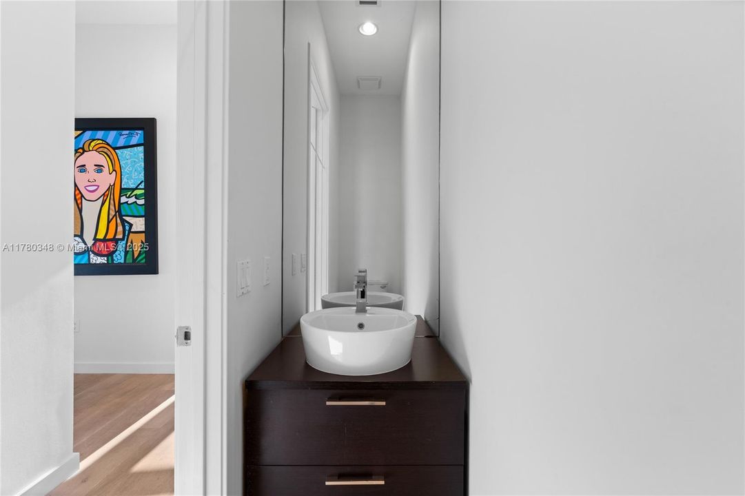 待售: $1,590,000 (1 贝兹, 1 浴室, 1126 平方英尺)