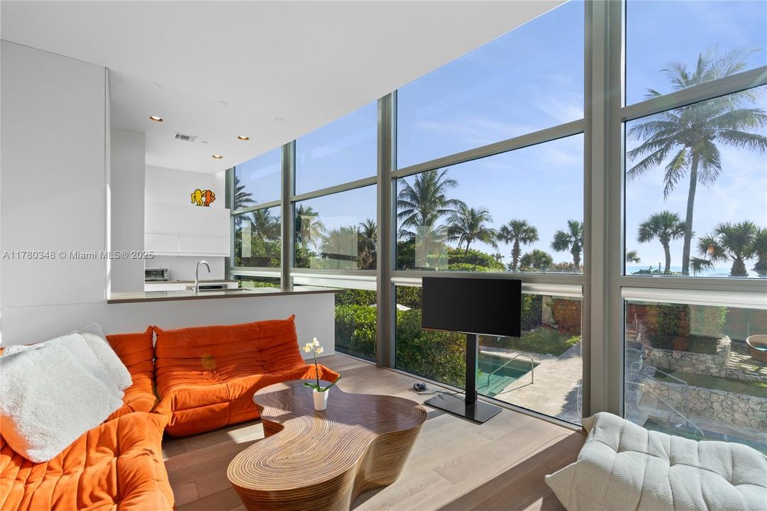 待售: $1,590,000 (1 贝兹, 1 浴室, 1126 平方英尺)