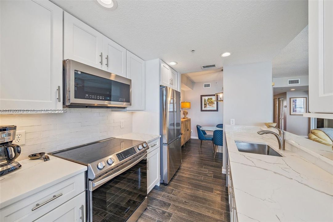 For Rent: $4,000 (2 beds, 2 baths, 1204 Square Feet)