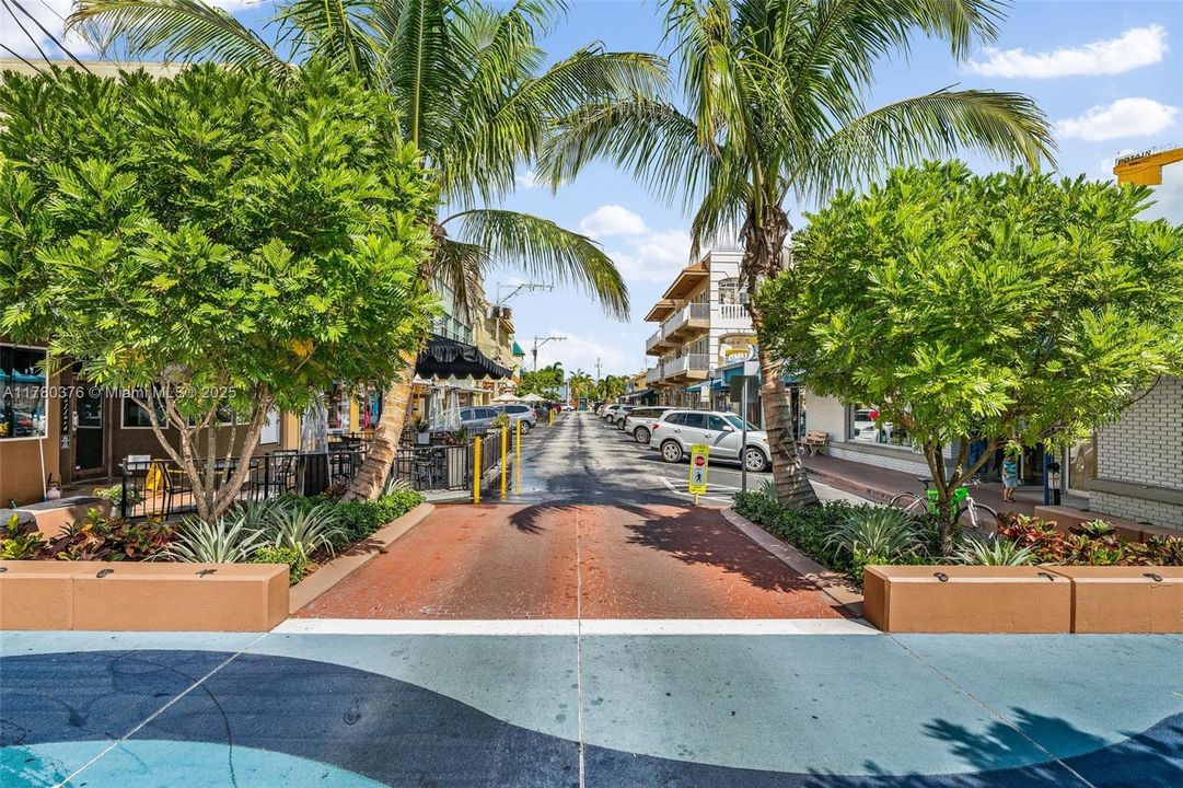 For Rent: $4,000 (2 beds, 2 baths, 1204 Square Feet)