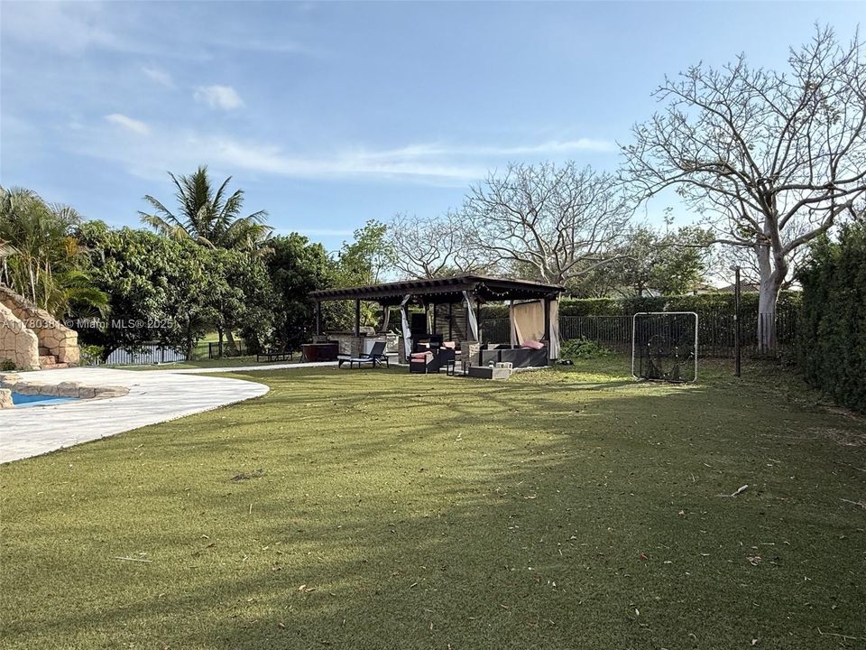 Recently Sold: $1,495,000 (5 beds, 5 baths, 4110 Square Feet)