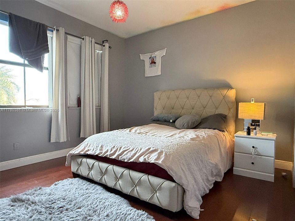 Recently Sold: $1,495,000 (5 beds, 5 baths, 4110 Square Feet)