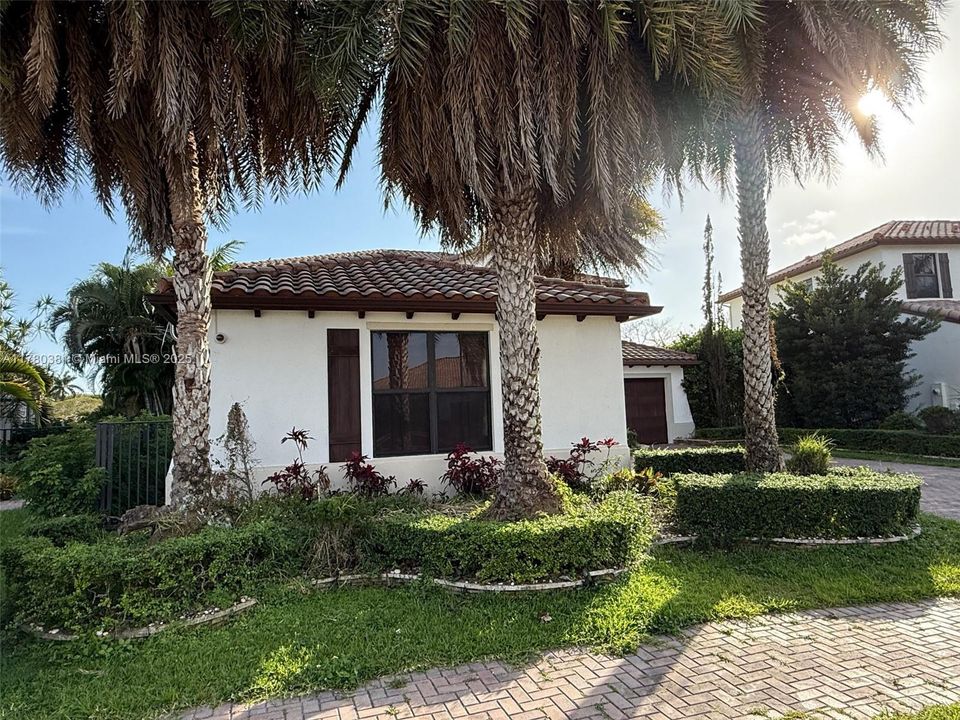 Recently Sold: $1,495,000 (5 beds, 5 baths, 4110 Square Feet)