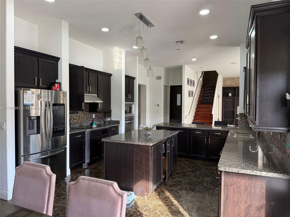 Recently Sold: $1,495,000 (5 beds, 5 baths, 4110 Square Feet)