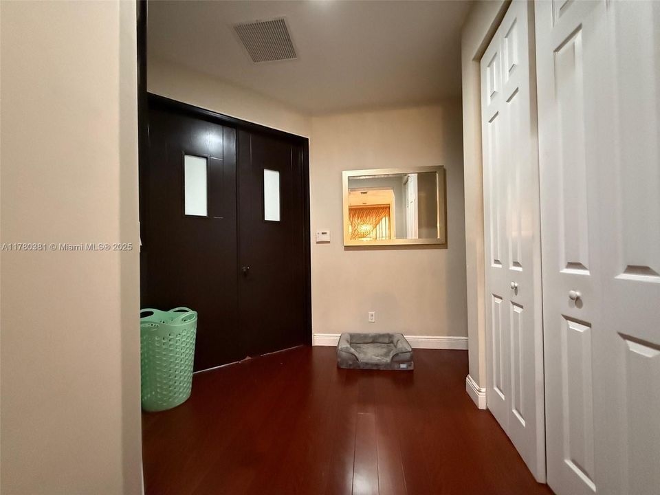 Recently Sold: $1,495,000 (5 beds, 5 baths, 4110 Square Feet)