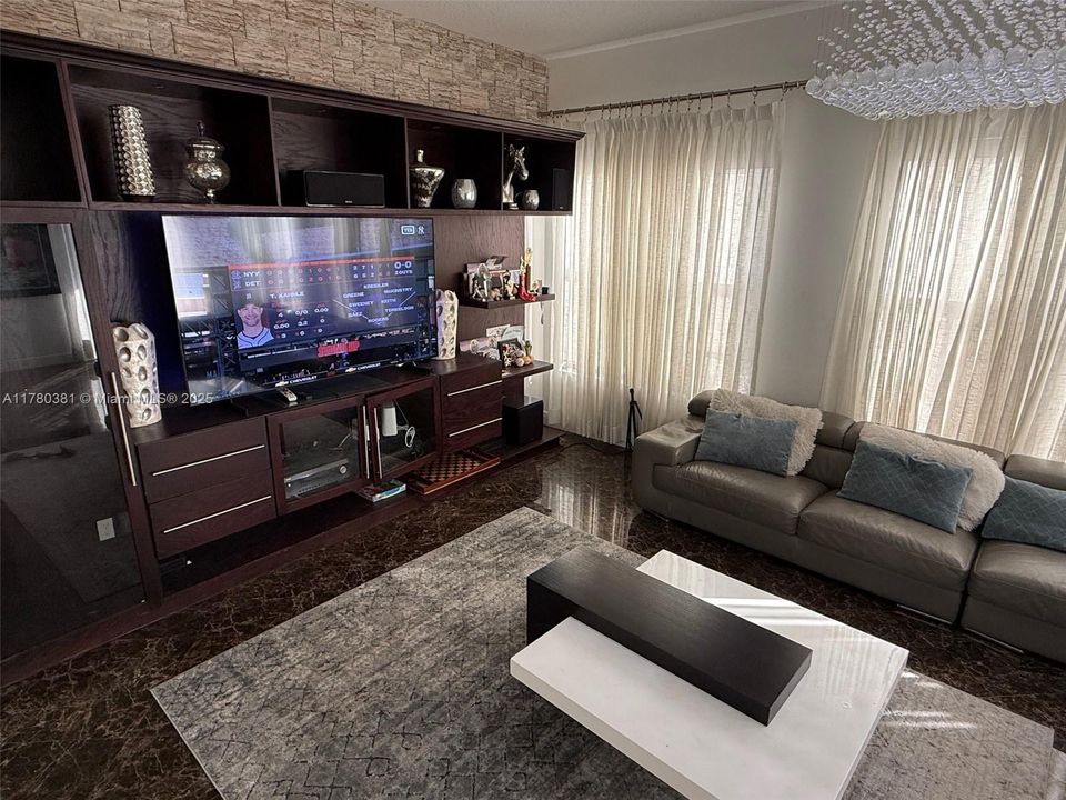 Recently Sold: $1,495,000 (5 beds, 5 baths, 4110 Square Feet)