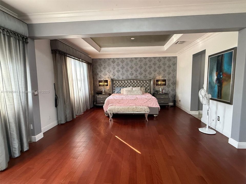 Recently Sold: $1,495,000 (5 beds, 5 baths, 4110 Square Feet)