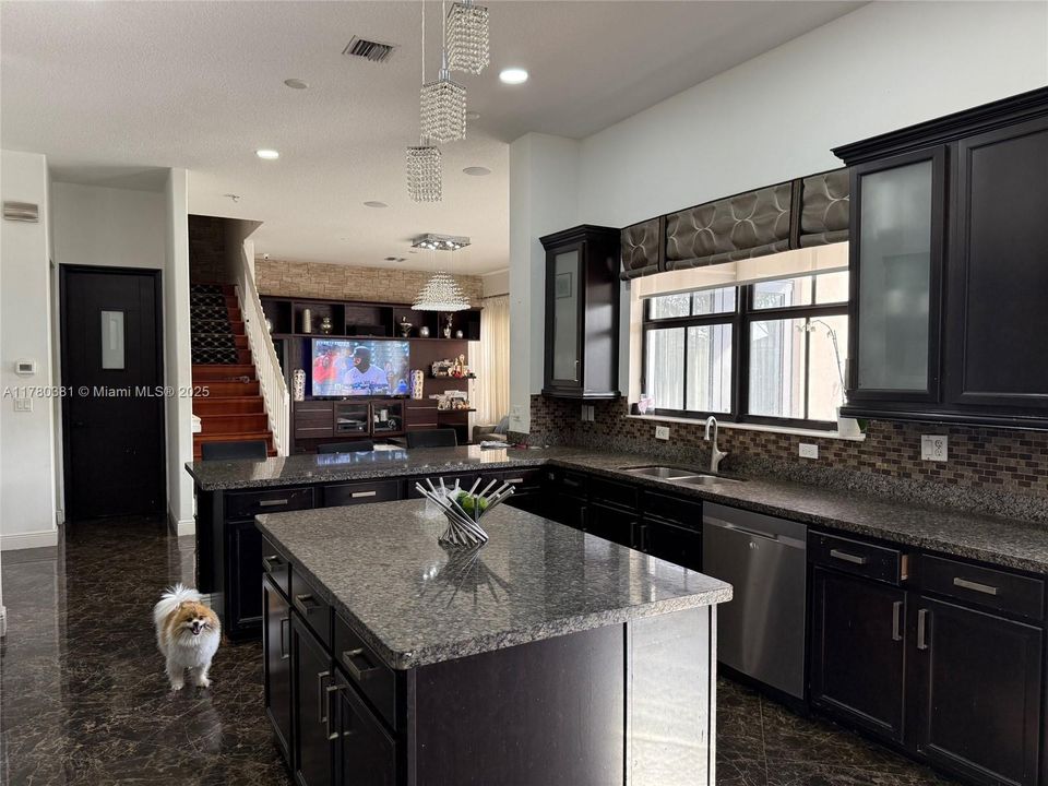 Recently Sold: $1,495,000 (5 beds, 5 baths, 4110 Square Feet)