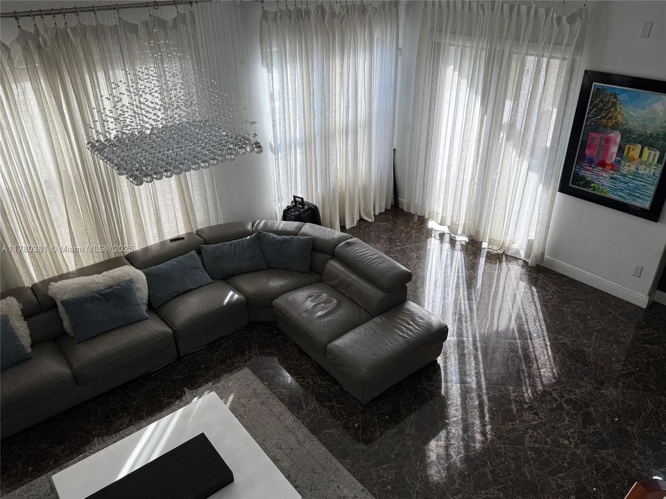 Recently Sold: $1,495,000 (5 beds, 5 baths, 4110 Square Feet)