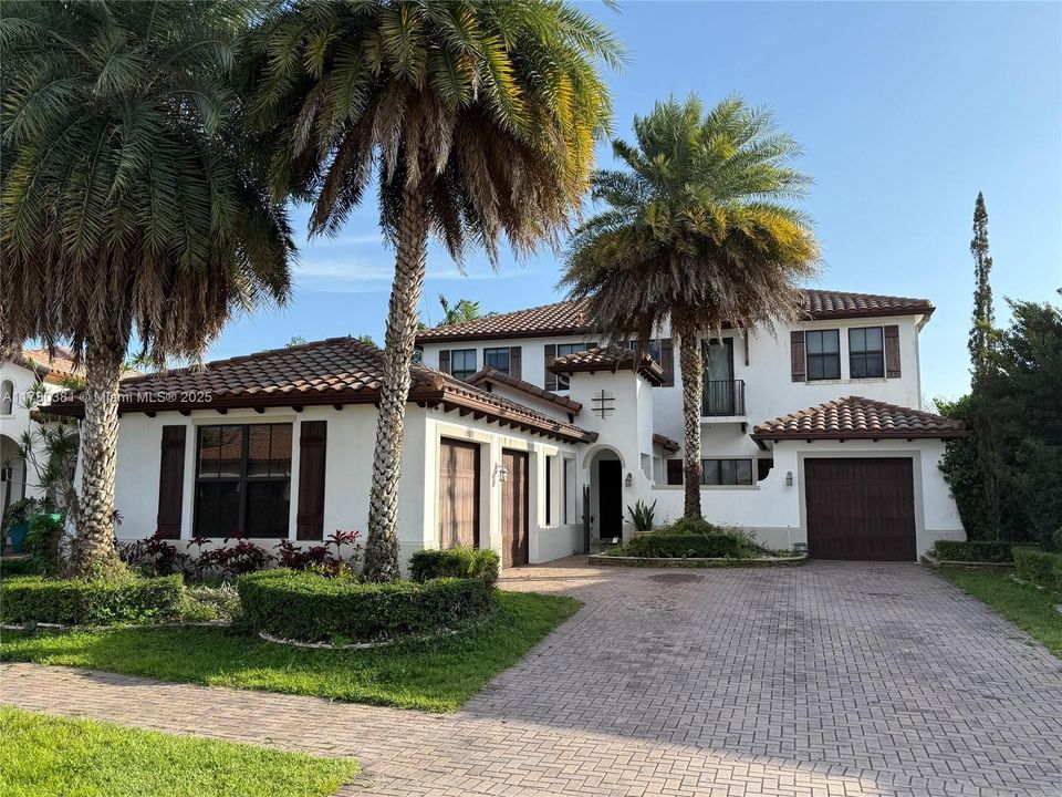 Recently Sold: $1,495,000 (5 beds, 5 baths, 4110 Square Feet)