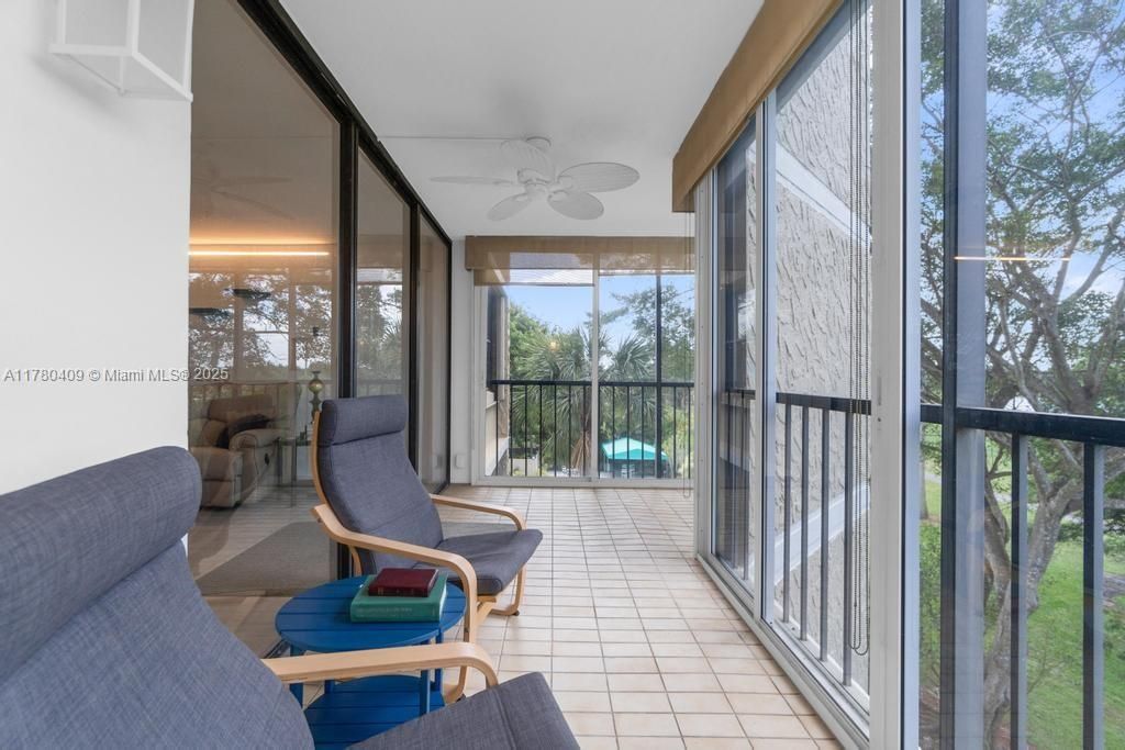 待售: $350,000 (2 贝兹, 2 浴室, 1273 平方英尺)