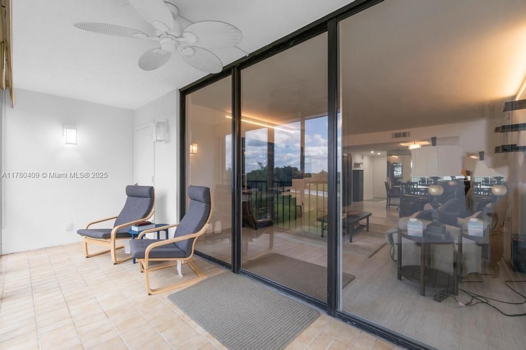 待售: $350,000 (2 贝兹, 2 浴室, 1273 平方英尺)