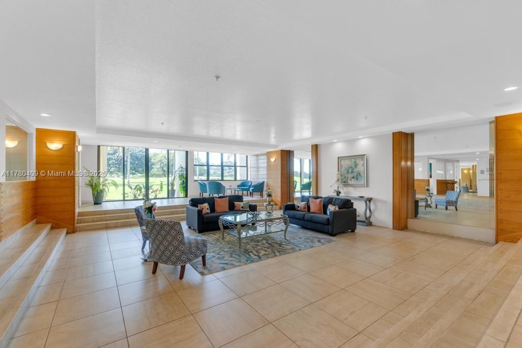 待售: $350,000 (2 贝兹, 2 浴室, 1273 平方英尺)