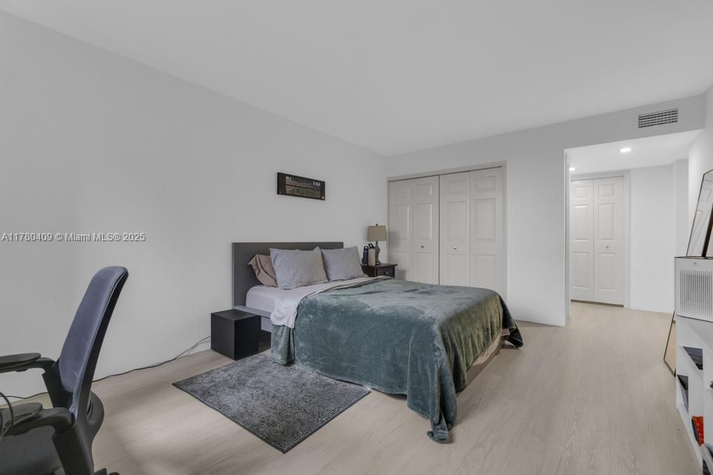 待售: $350,000 (2 贝兹, 2 浴室, 1273 平方英尺)