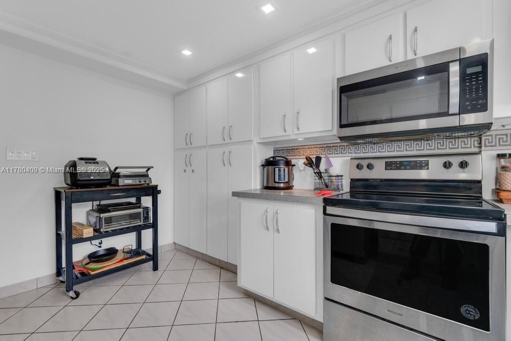 待售: $350,000 (2 贝兹, 2 浴室, 1273 平方英尺)