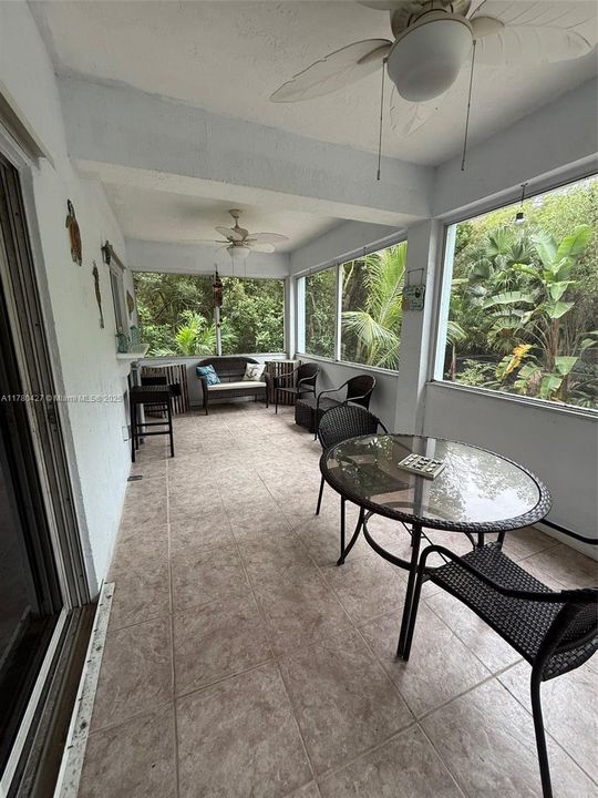 最近售出: $850,000 (3 贝兹, 3 浴室, 0 平方英尺)