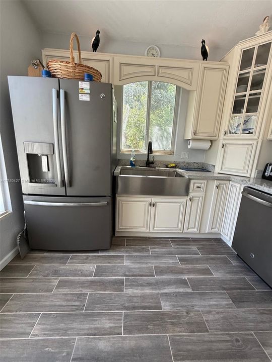 最近售出: $850,000 (3 贝兹, 3 浴室, 0 平方英尺)