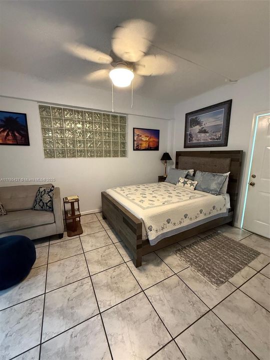 最近售出: $850,000 (3 贝兹, 3 浴室, 0 平方英尺)