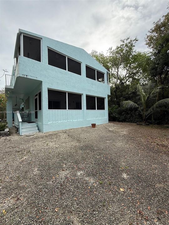 最近售出: $850,000 (3 贝兹, 3 浴室, 0 平方英尺)