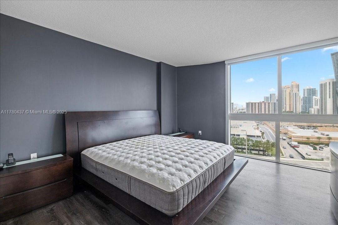 待售: $870,000 (3 贝兹, 2 浴室, 1615 平方英尺)