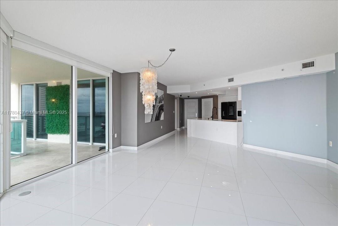 待售: $870,000 (3 贝兹, 2 浴室, 1615 平方英尺)