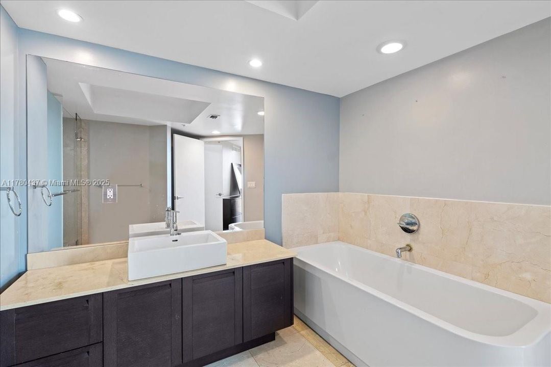 待售: $870,000 (3 贝兹, 2 浴室, 1615 平方英尺)