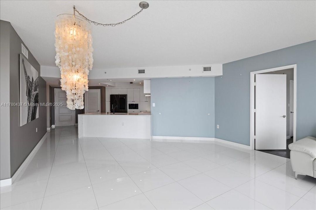 待售: $870,000 (3 贝兹, 2 浴室, 1615 平方英尺)