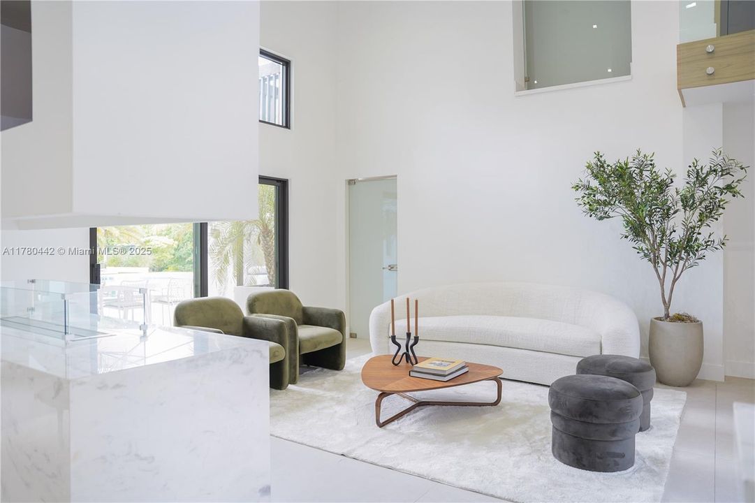 For Sale: $3,390,000 (5 beds, 4 baths, 6419 Square Feet)