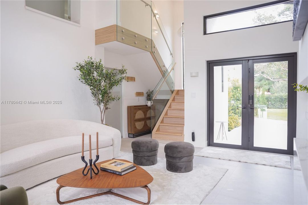 For Sale: $3,390,000 (5 beds, 4 baths, 6419 Square Feet)