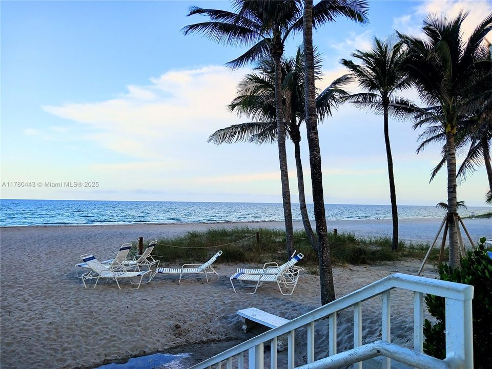 合同活跃: $2,650 (2 贝兹, 2 浴室, 1400 平方英尺)