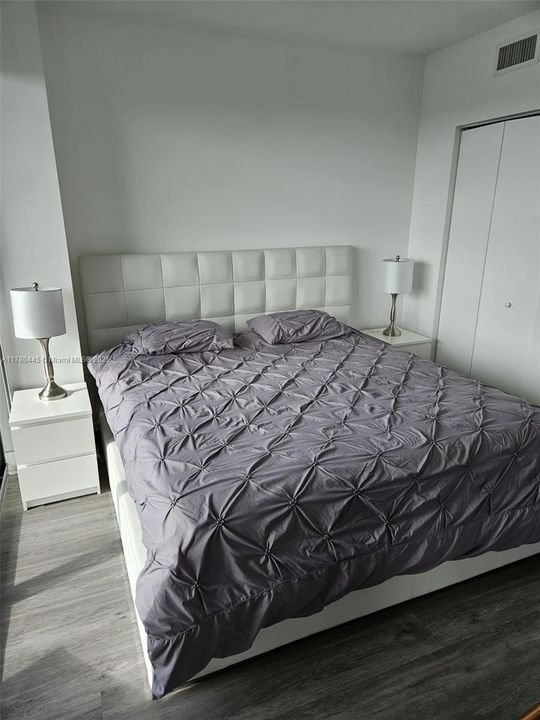 For Sale: $489,999 (1 beds, 1 baths, 843 Square Feet)