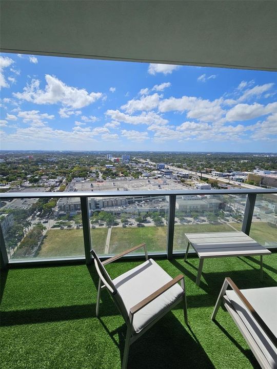 For Sale: $489,999 (1 beds, 1 baths, 843 Square Feet)