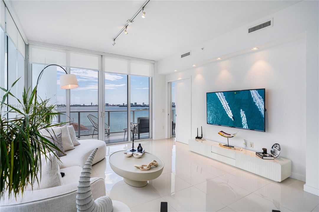 最近租的: $5,000 (2 贝兹, 2 浴室, 1177 平方英尺)