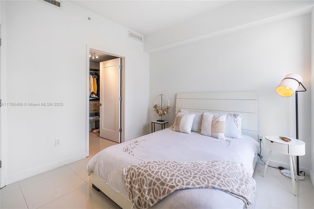 最近租的: $5,000 (2 贝兹, 2 浴室, 1177 平方英尺)