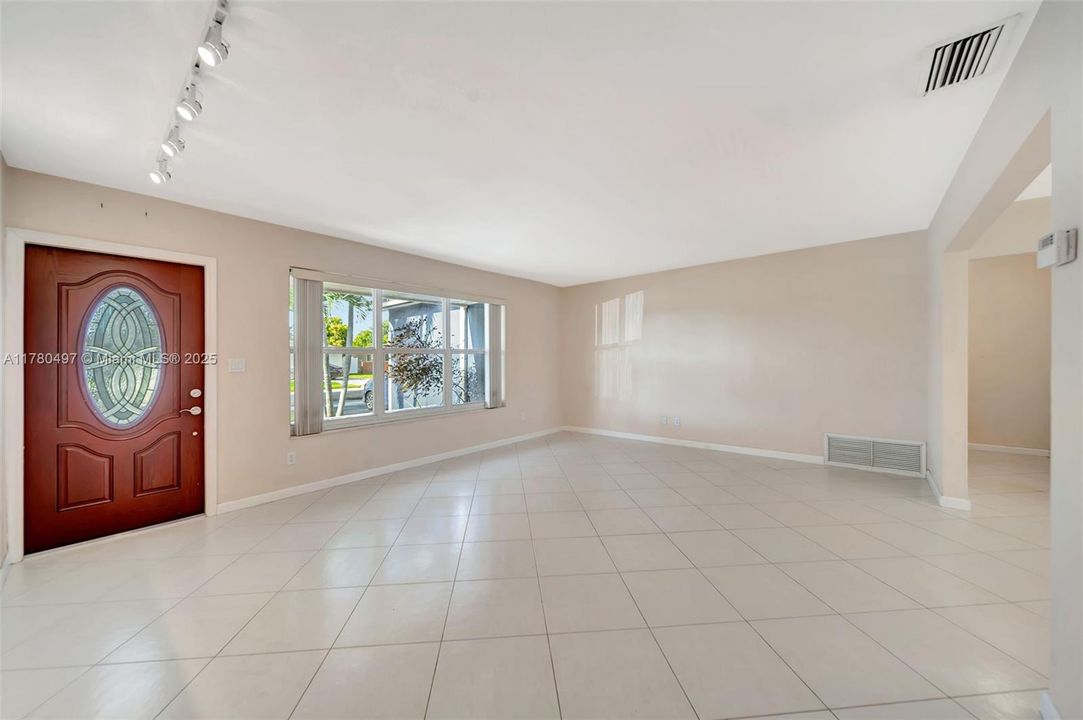 Recently Sold: $685,000 (4 beds, 2 baths, 1840 Square Feet)