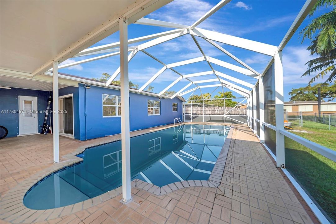 Recently Sold: $685,000 (4 beds, 2 baths, 1840 Square Feet)