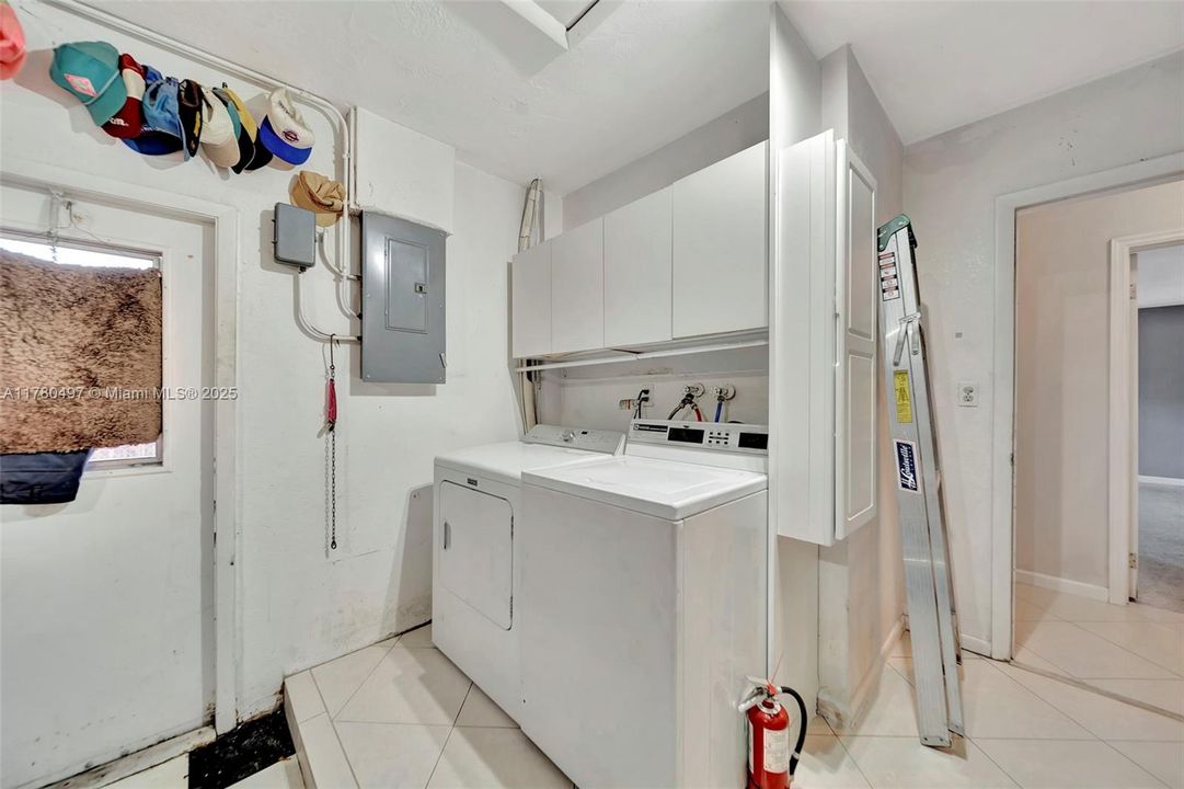 Recently Sold: $685,000 (4 beds, 2 baths, 1840 Square Feet)