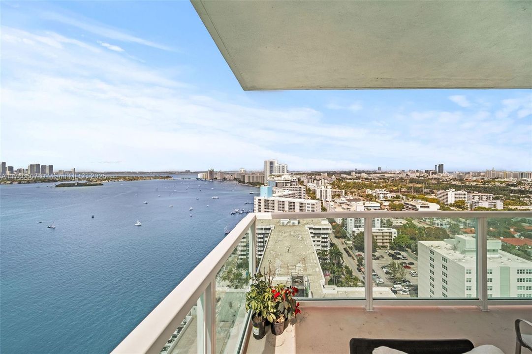 待售: $1,450,000 (2 贝兹, 2 浴室, 1258 平方英尺)