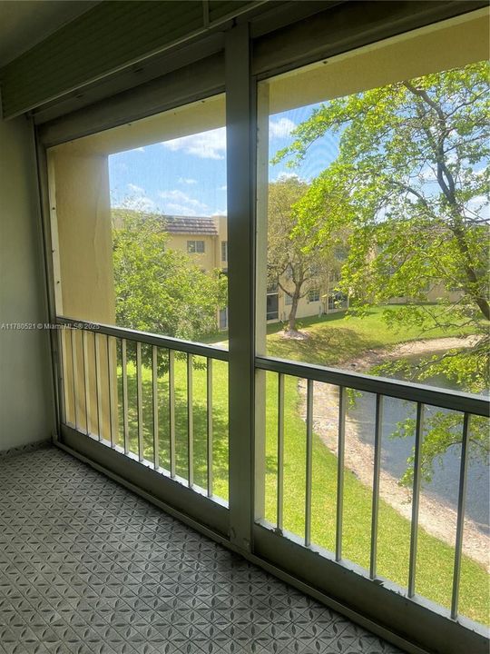 Recently Sold: $105,000 (2 beds, 2 baths, 880 Square Feet)