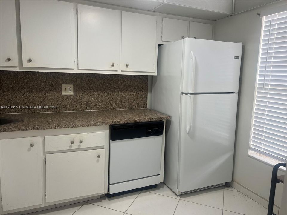 Recently Sold: $105,000 (2 beds, 2 baths, 880 Square Feet)