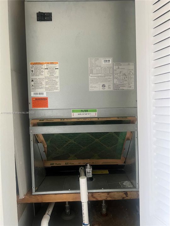 Recently Sold: $105,000 (2 beds, 2 baths, 880 Square Feet)