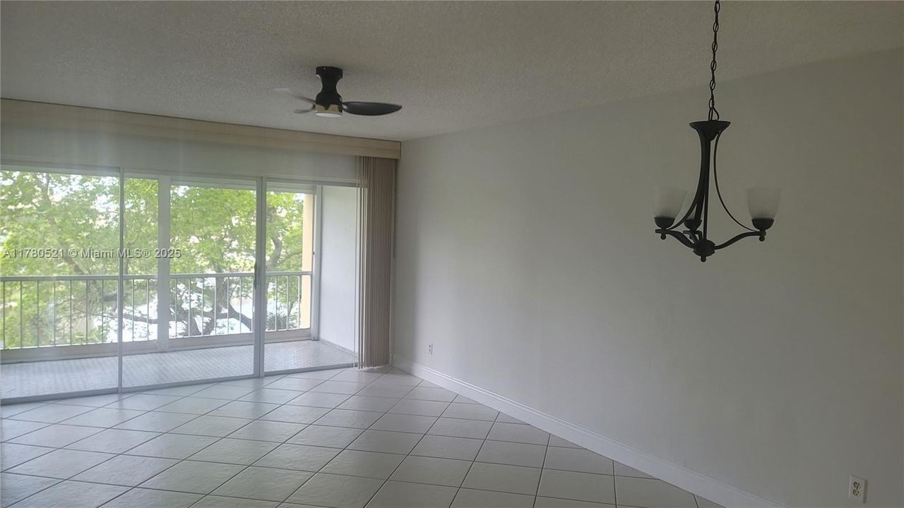 Recently Sold: $105,000 (2 beds, 2 baths, 880 Square Feet)