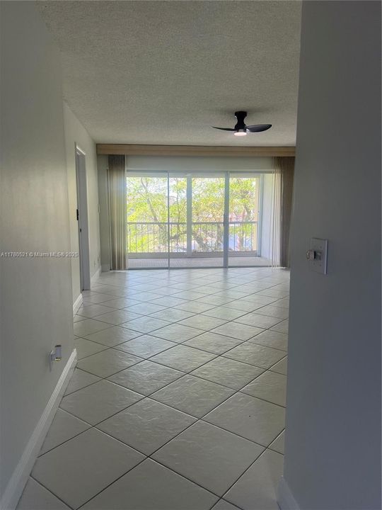 Recently Sold: $105,000 (2 beds, 2 baths, 880 Square Feet)