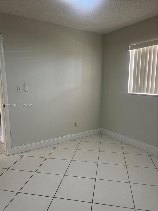 Recently Sold: $105,000 (2 beds, 2 baths, 880 Square Feet)
