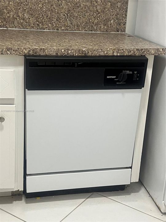 Recently Sold: $105,000 (2 beds, 2 baths, 880 Square Feet)