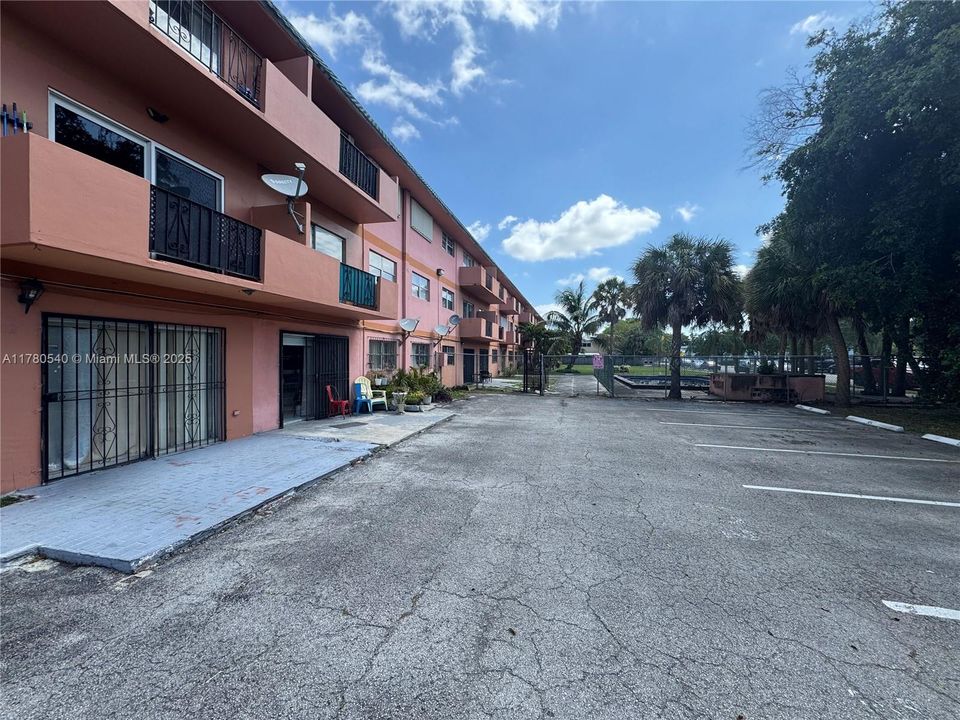 Недавно арендовано: $1,800 (2 спален, 2 ванн, 875 Квадратных фут)