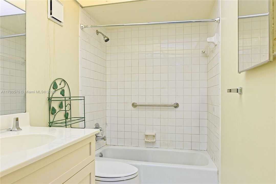 最近售出: $399,000 (3 贝兹, 2 浴室, 1662 平方英尺)